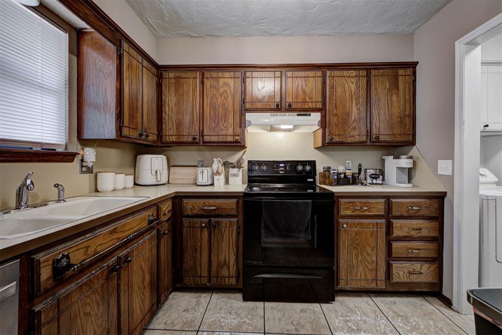 1038 W Griggs Way Property Photo 17