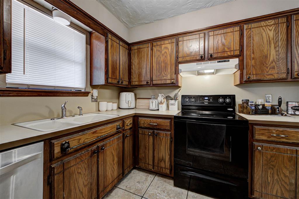 1038 W Griggs Way Property Photo 18