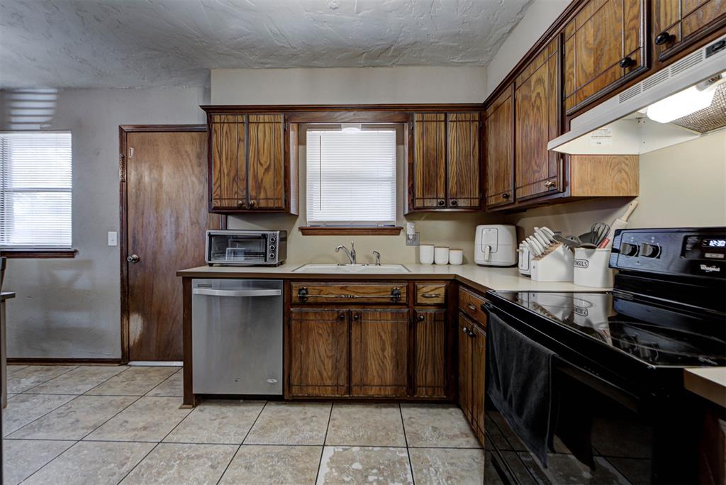 1038 W Griggs Way Property Photo 20