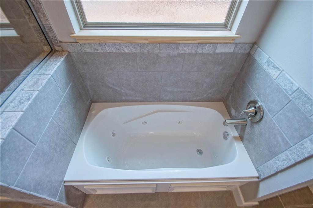 2916 Pacifica Lane Property Photo 24