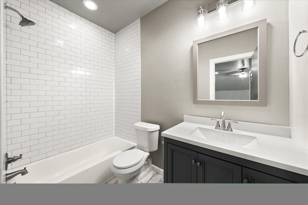 14640 Rochefort Lane Property Photo 33