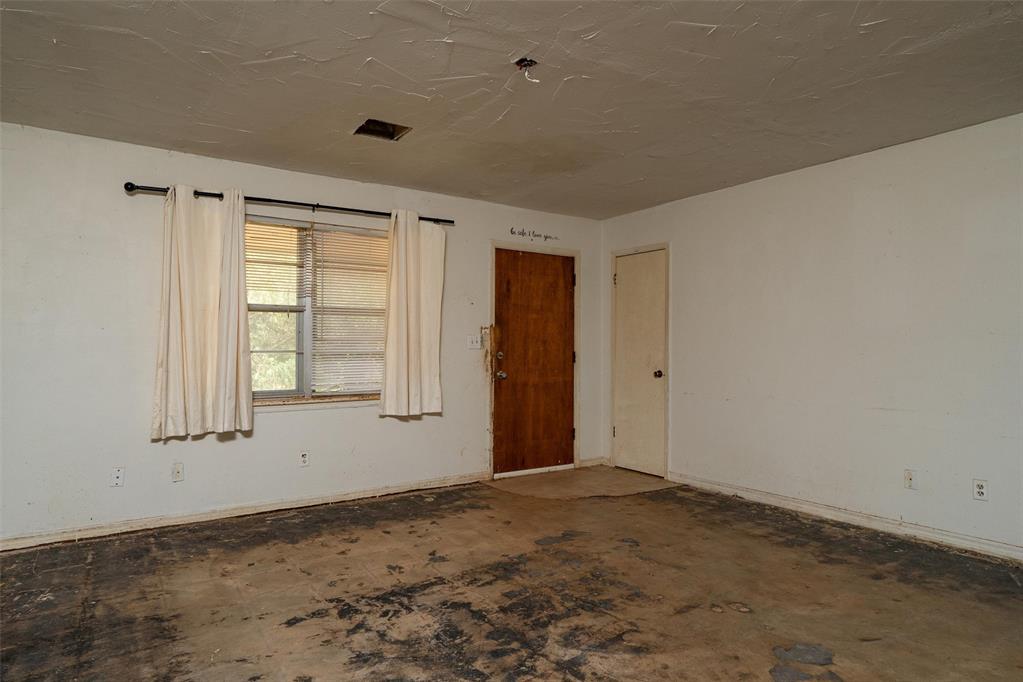 507 N Seminole Street Property Photo 5