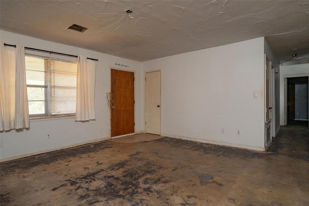 507 N Seminole Street Property Photo 7