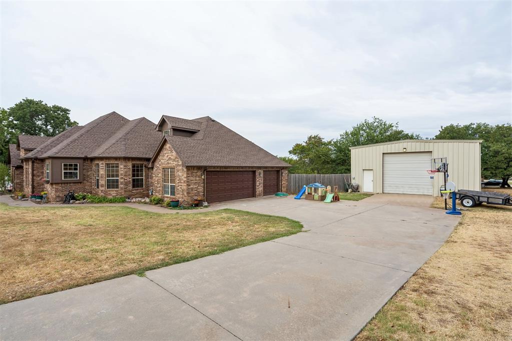825 Liveoak Lane Property Photo 1