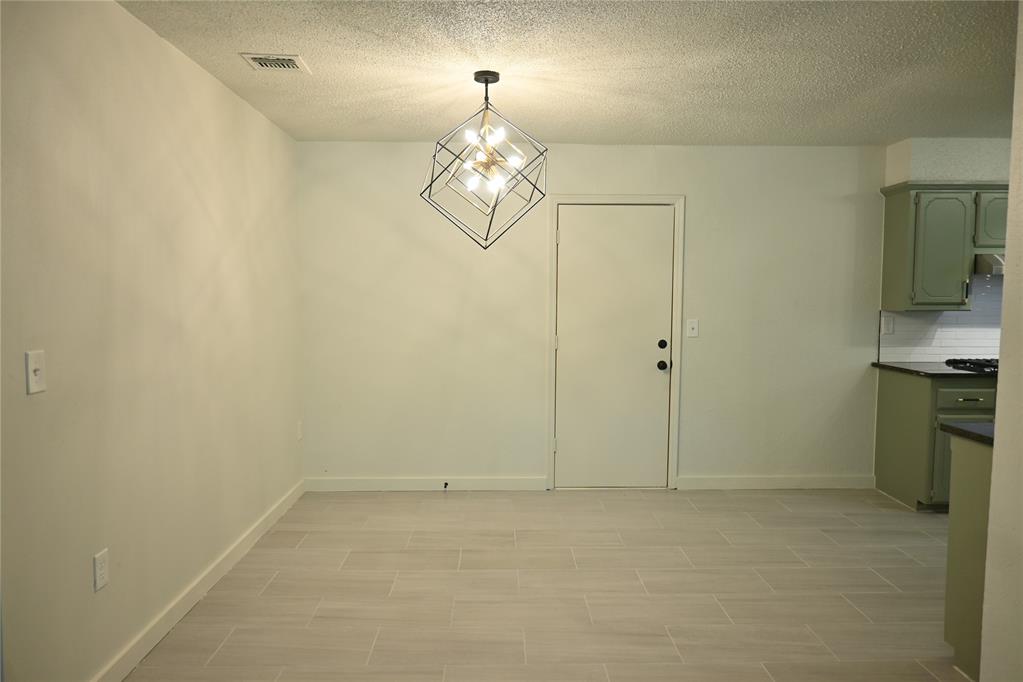 4709 S East Ave Street Property Photo 11
