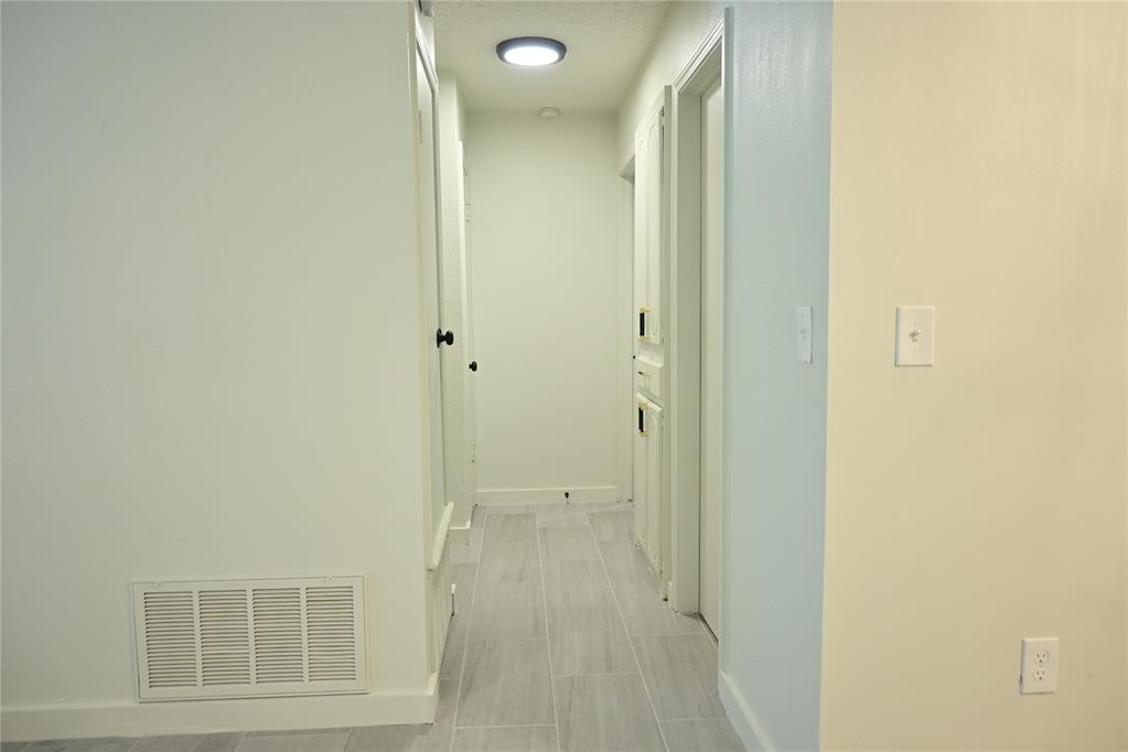 4709 S East Ave Street Property Photo 14