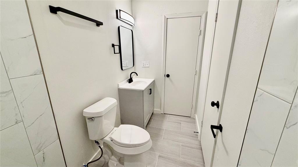 4709 S East Ave Street Property Photo 16