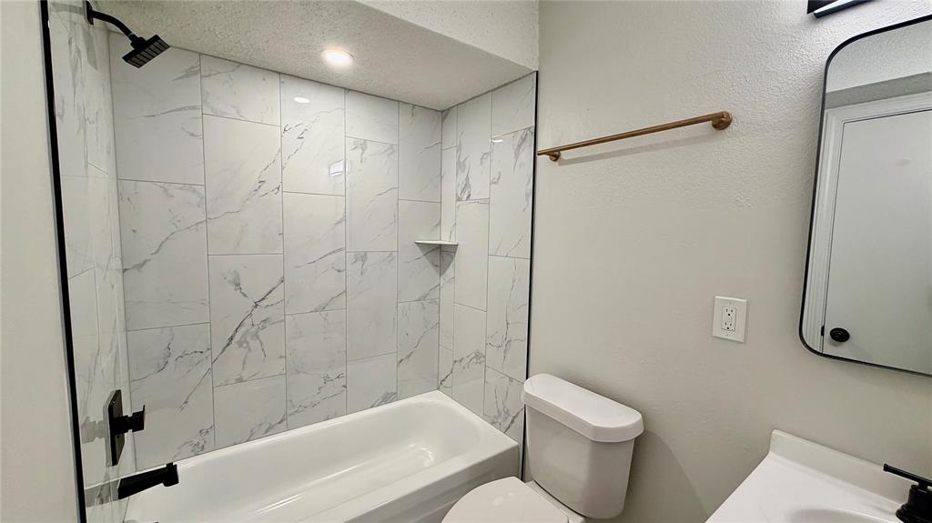 4709 S East Ave Street Property Photo 20