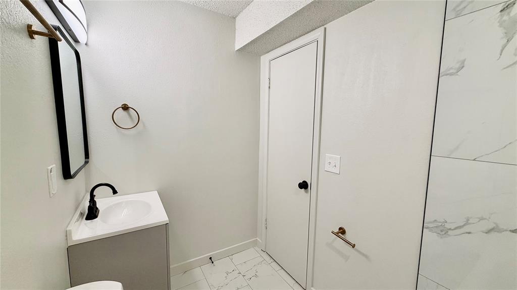 4709 S East Ave Street Property Photo 21
