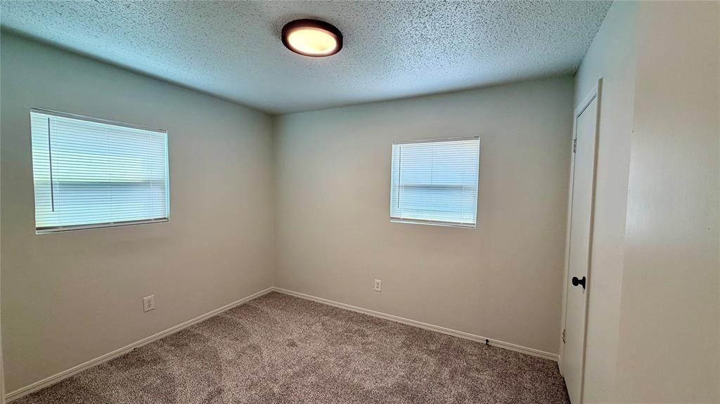 4709 S East Ave Street Property Photo 22