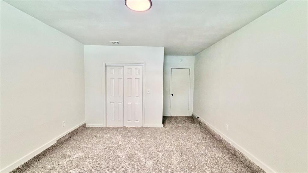 4709 S East Ave Street Property Photo 25
