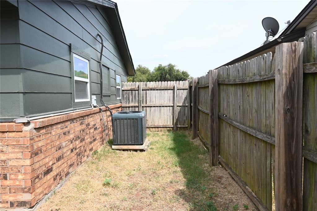 4709 S East Ave Street Property Photo 32