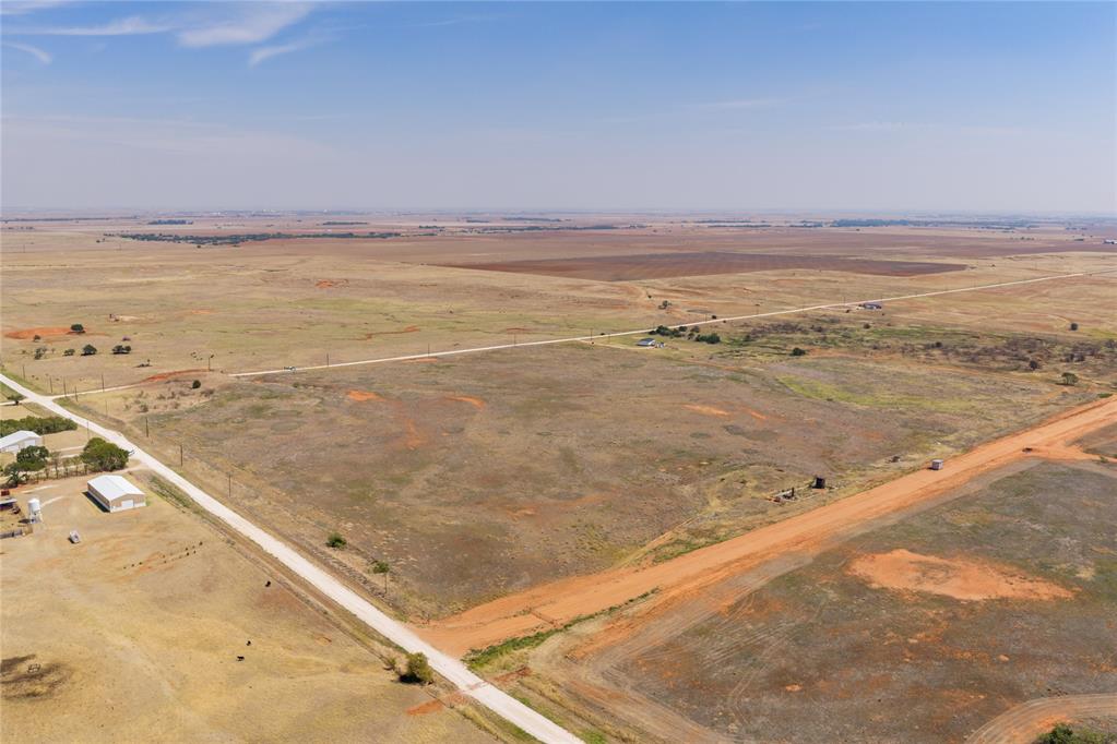 680 E 0680 Road Property Photo 4