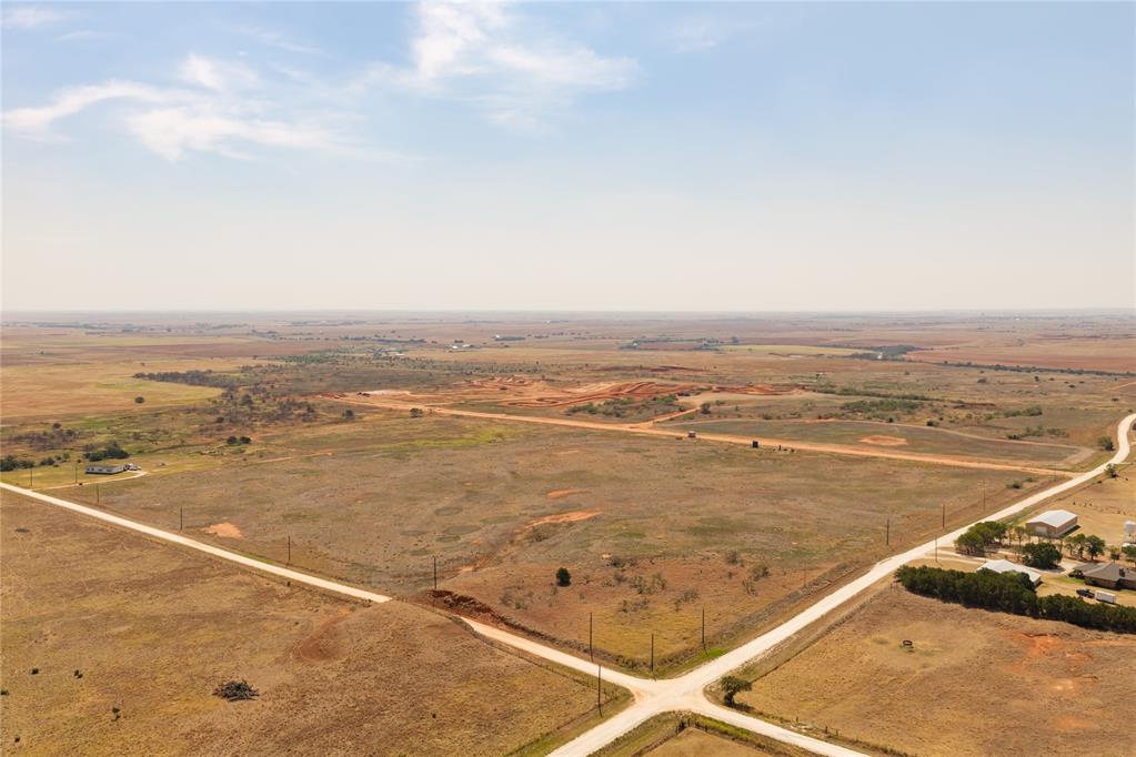680 E 0680 Road Property Photo 6