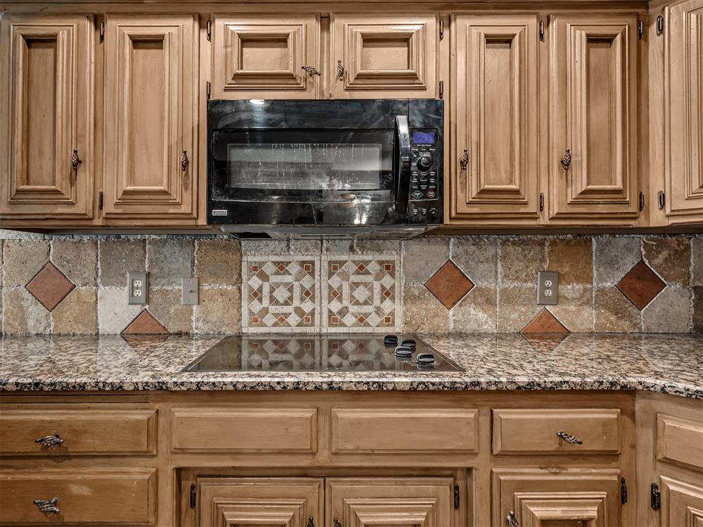 8225 Canna Lane Property Photo 10
