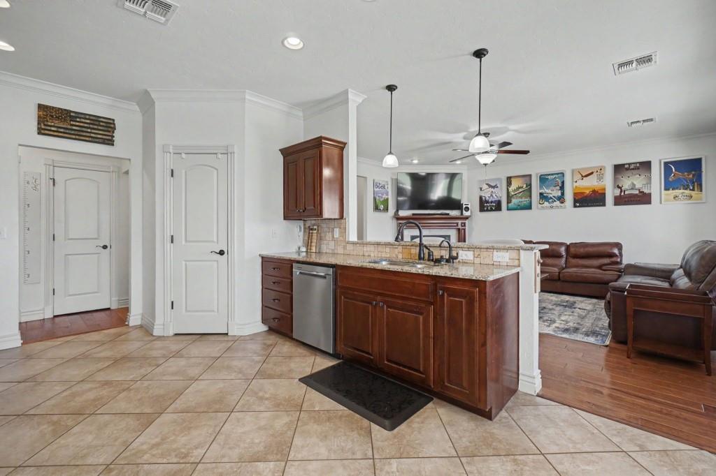1212 Northridge Boulevard Property Photo 17