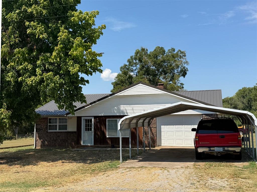 230 N Pecan