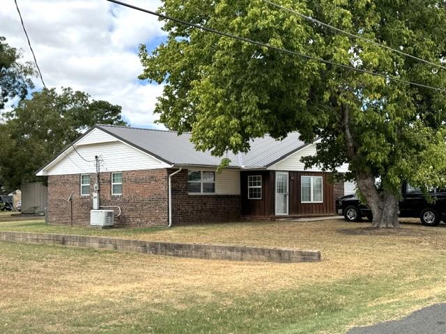 230 N Pecan Property Photo 2