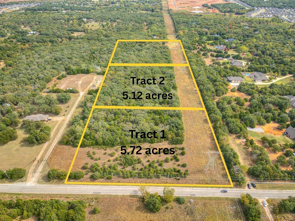 Five Oaks Circle Property Photo 2