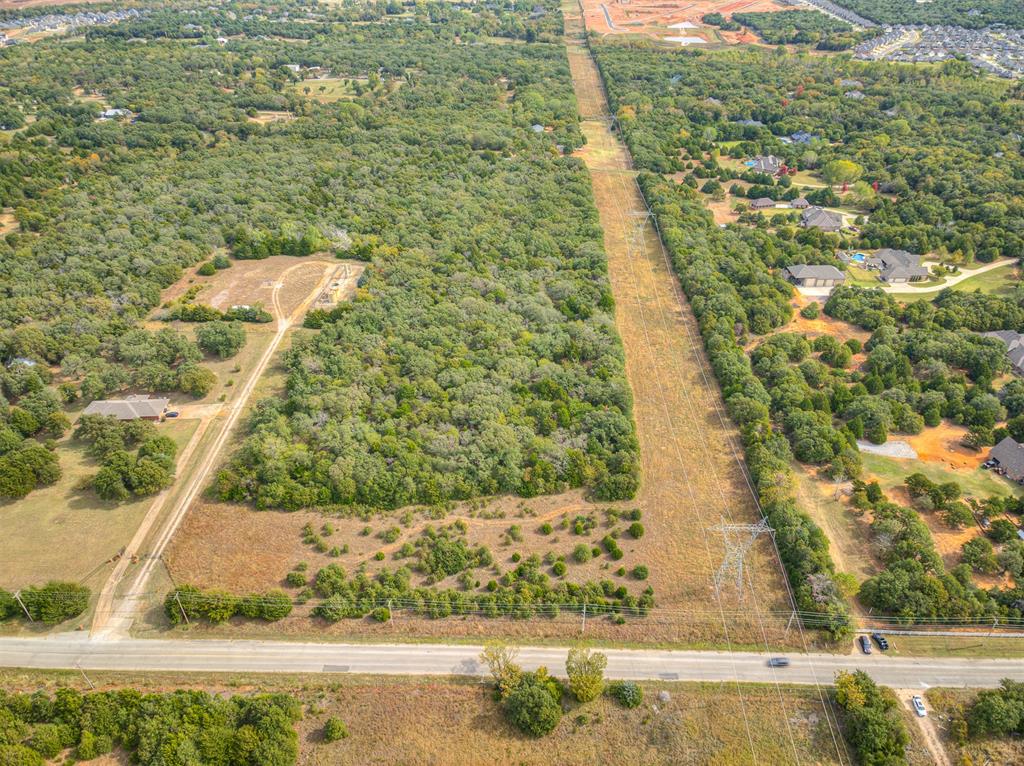Five Oaks Circle Property Photo 4