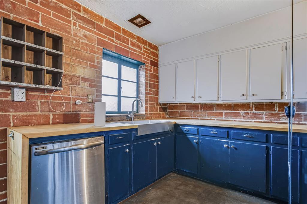 1111 N Hudson Avenue Property Photo 10