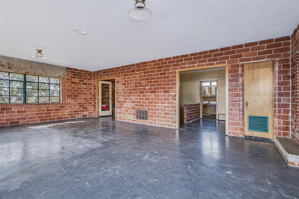 1111 N Hudson Avenue Property Photo 15