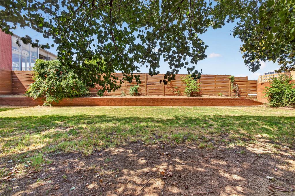 1111 N Hudson Avenue Property Photo 22