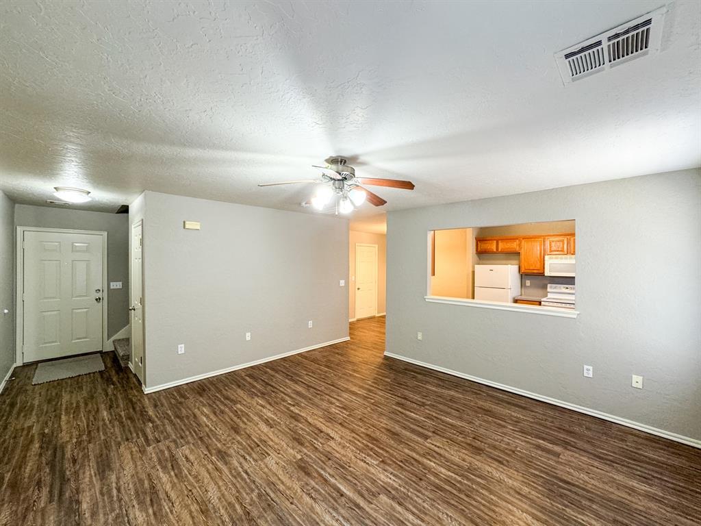 839 Rambling Oaks Drive Property Photo 5
