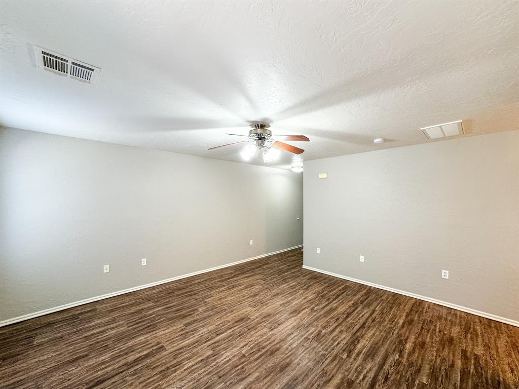 839 Rambling Oaks Drive Property Photo 6