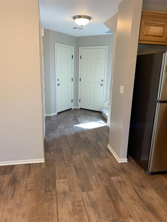 831 Rambling Oaks Drive Property Photo 2