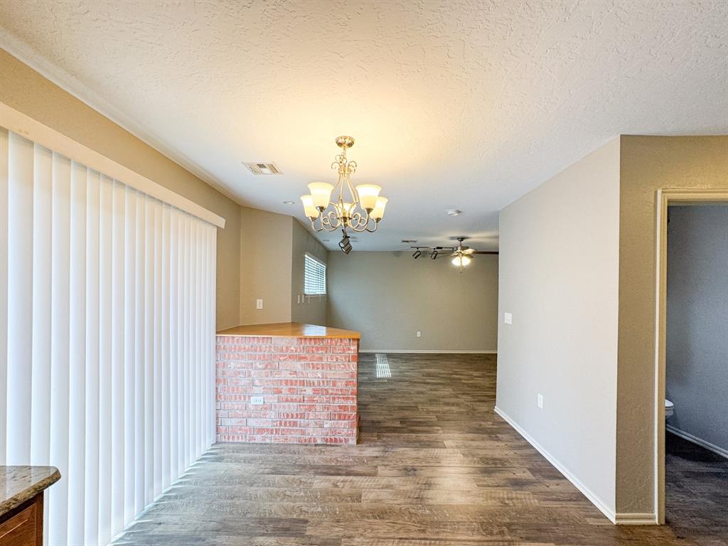 831 Rambling Oaks Drive Property Photo 11