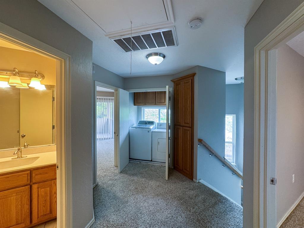 831 Rambling Oaks Drive Property Photo 13
