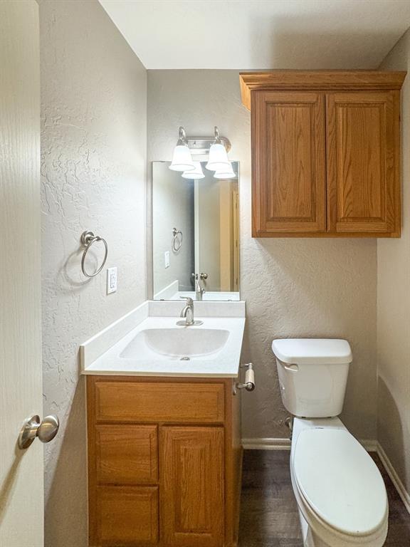 831 Rambling Oaks Drive Property Photo 13