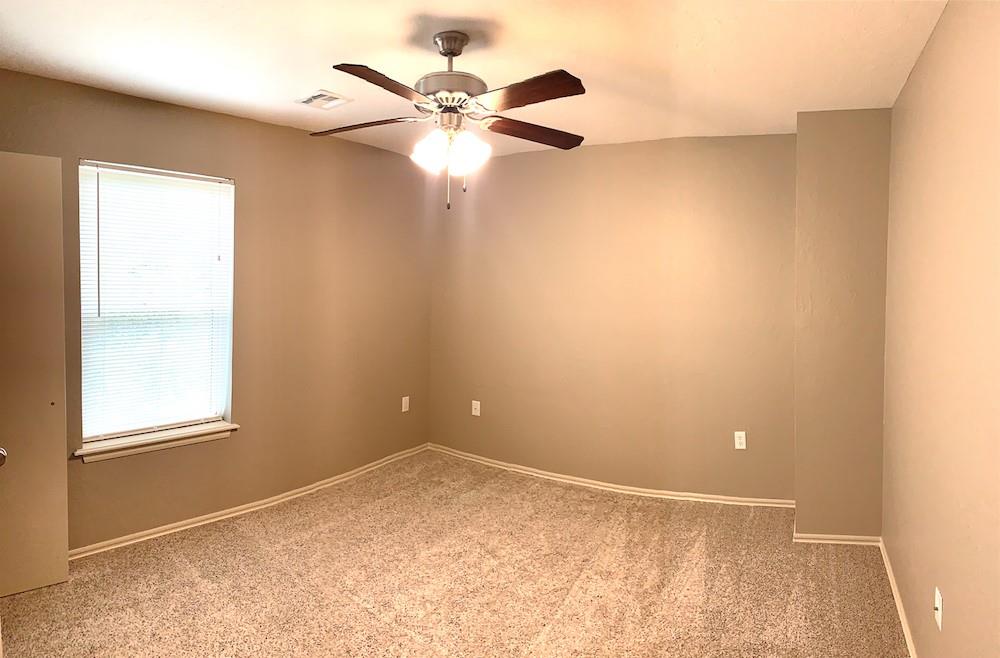 831 Rambling Oaks Drive Property Photo 14