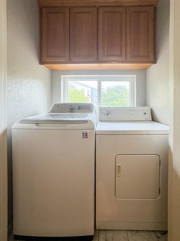 831 Rambling Oaks Drive Property Photo 14