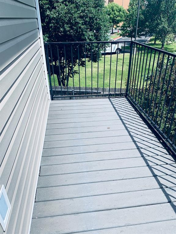 831 Rambling Oaks Drive Property Photo 15