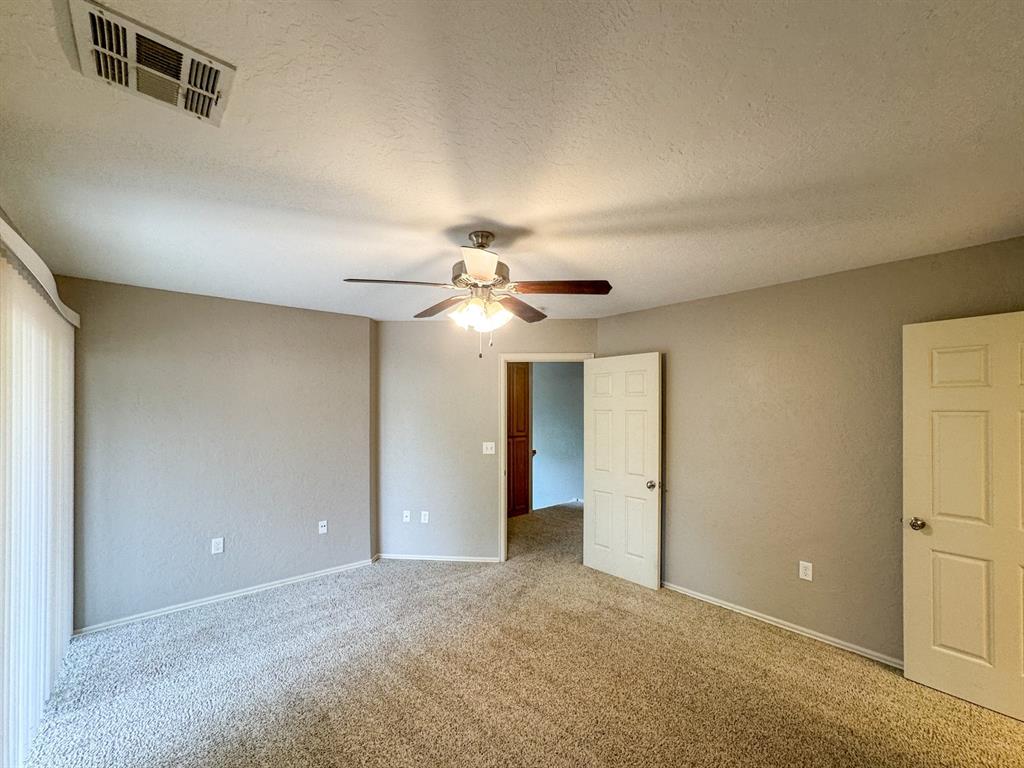 831 Rambling Oaks Drive Property Photo 18
