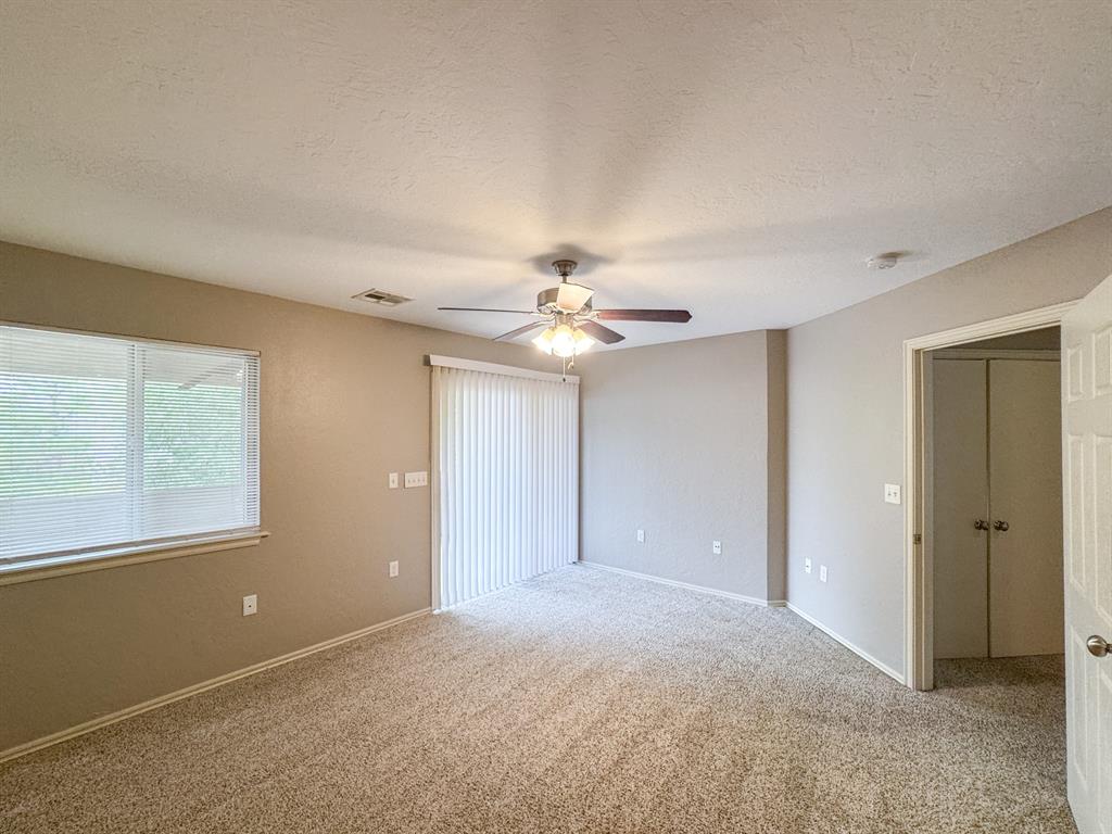 831 Rambling Oaks Drive Property Photo 19