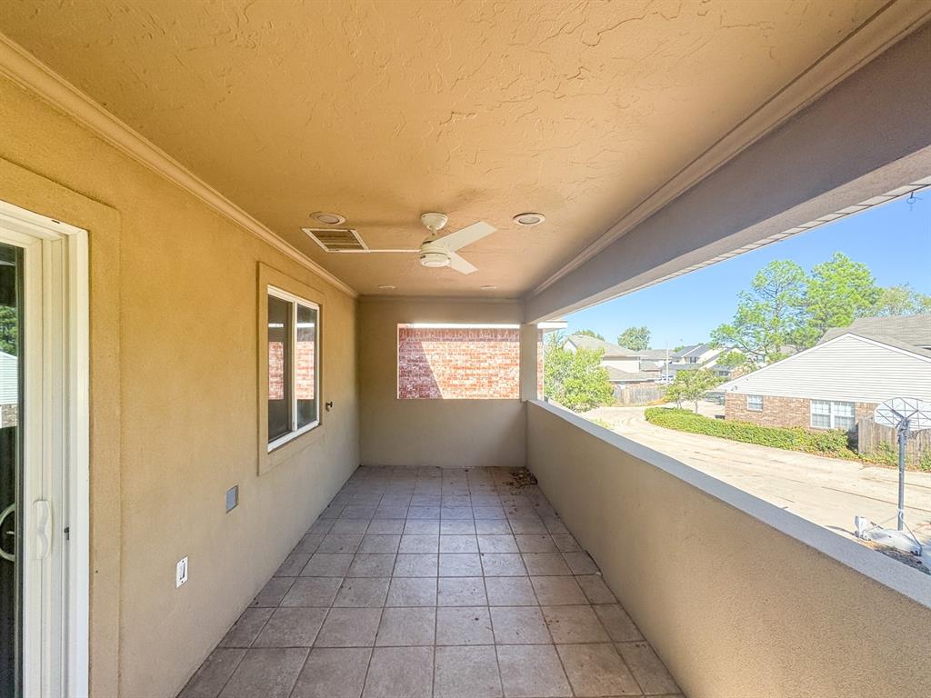 831 Rambling Oaks Drive Property Photo 23