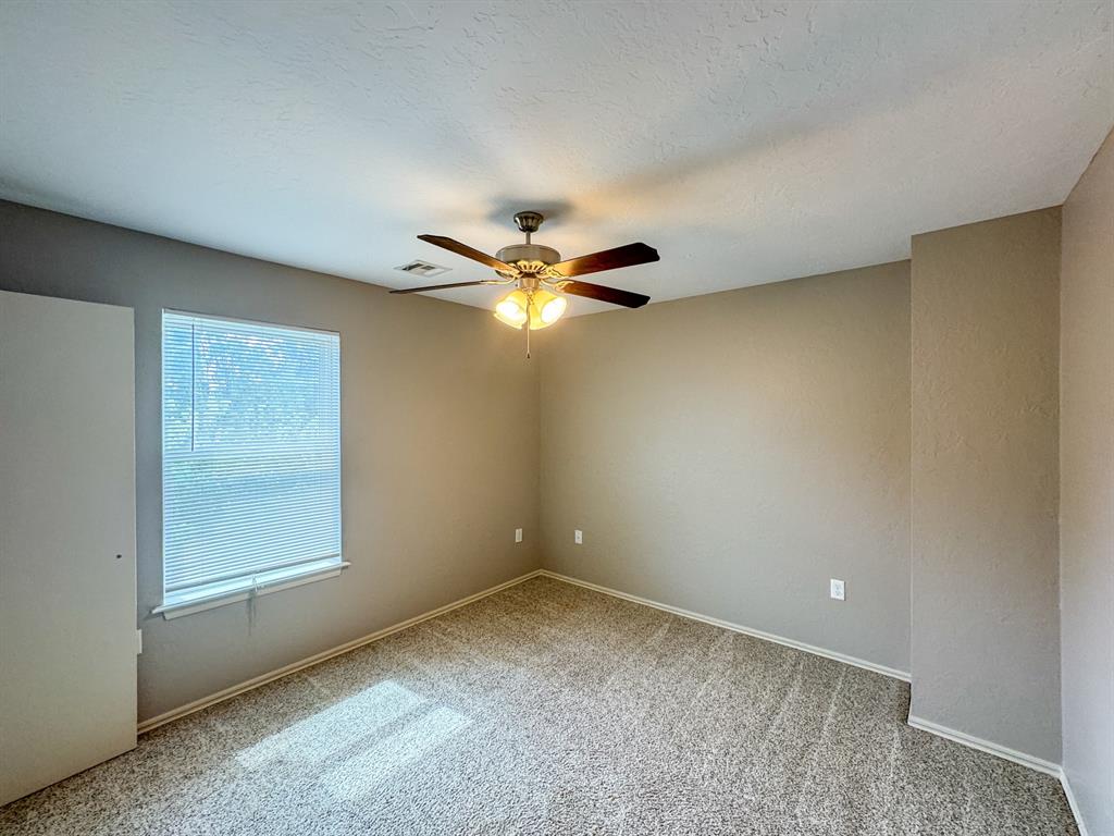 831 Rambling Oaks Drive Property Photo 26