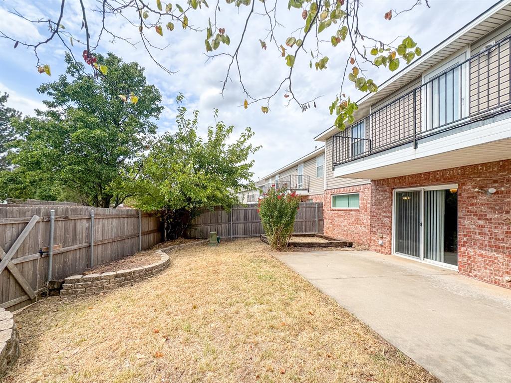 831 Rambling Oaks Drive Property Photo 31