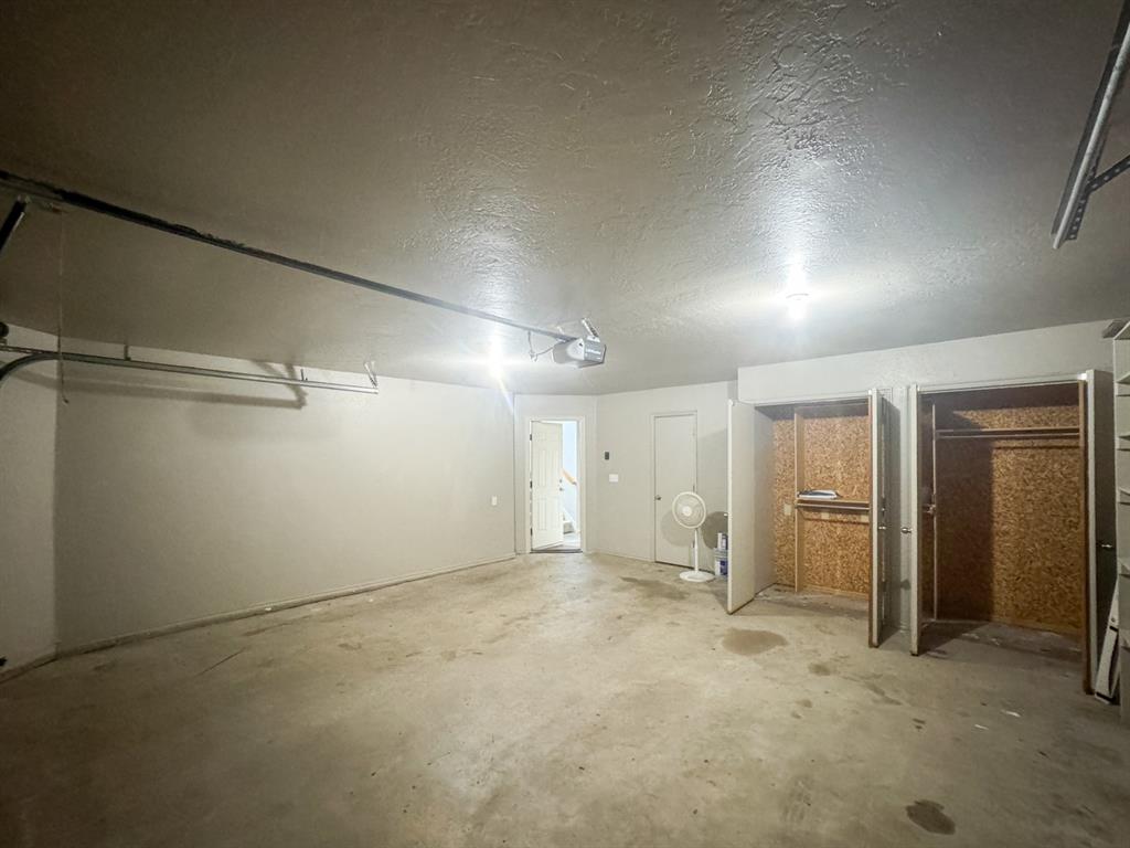 831 Rambling Oaks Drive Property Photo 37