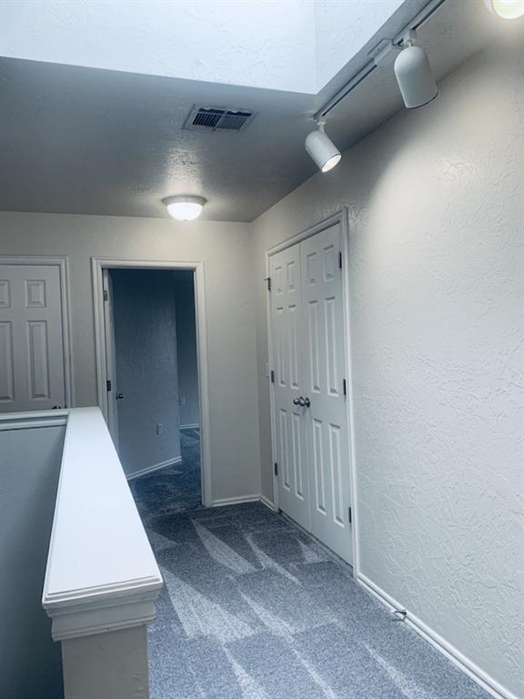 835 Rambling Oaks Drive Property Photo 13