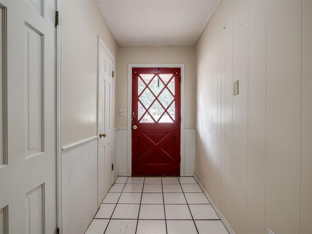 3101 Parklawn Drive Property Photo 3