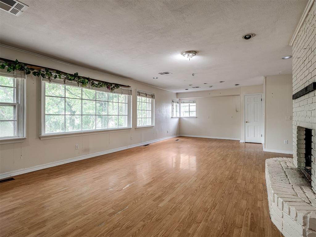 3101 Parklawn Drive Property Photo 4