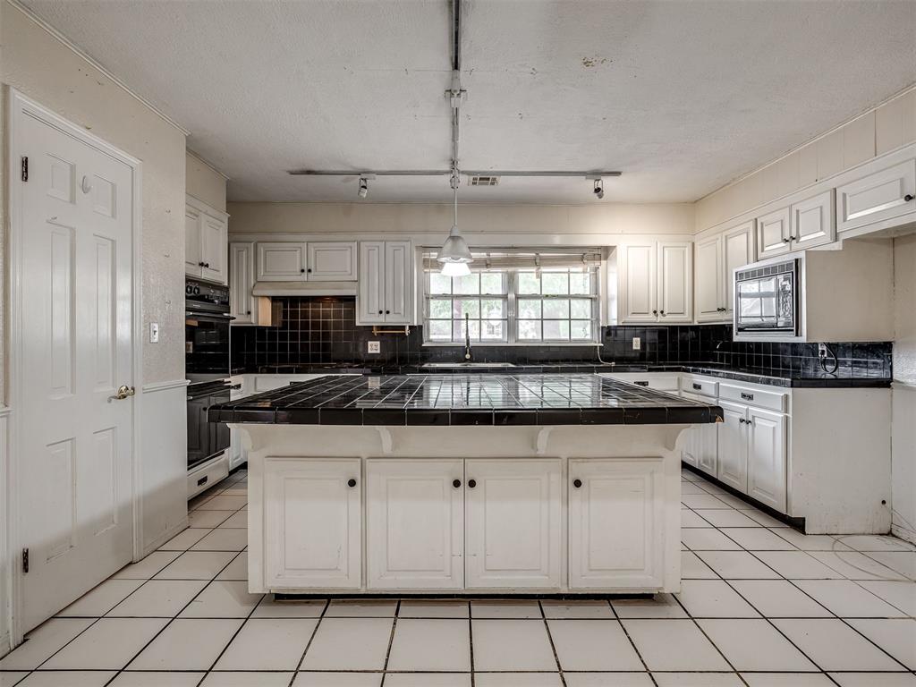 3101 Parklawn Drive Property Photo 11