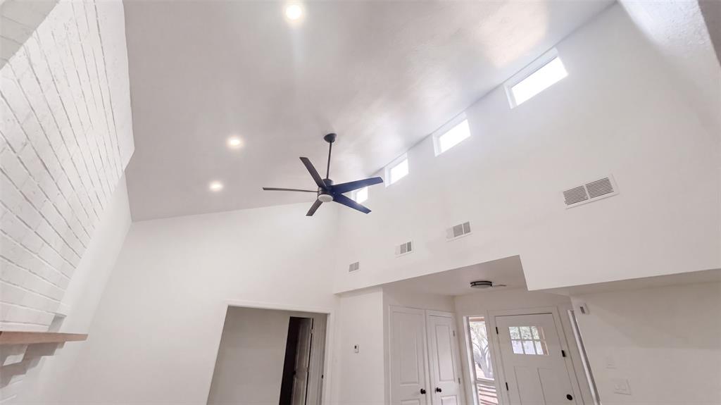 2114 Nw 55th Street Property Photo 3
