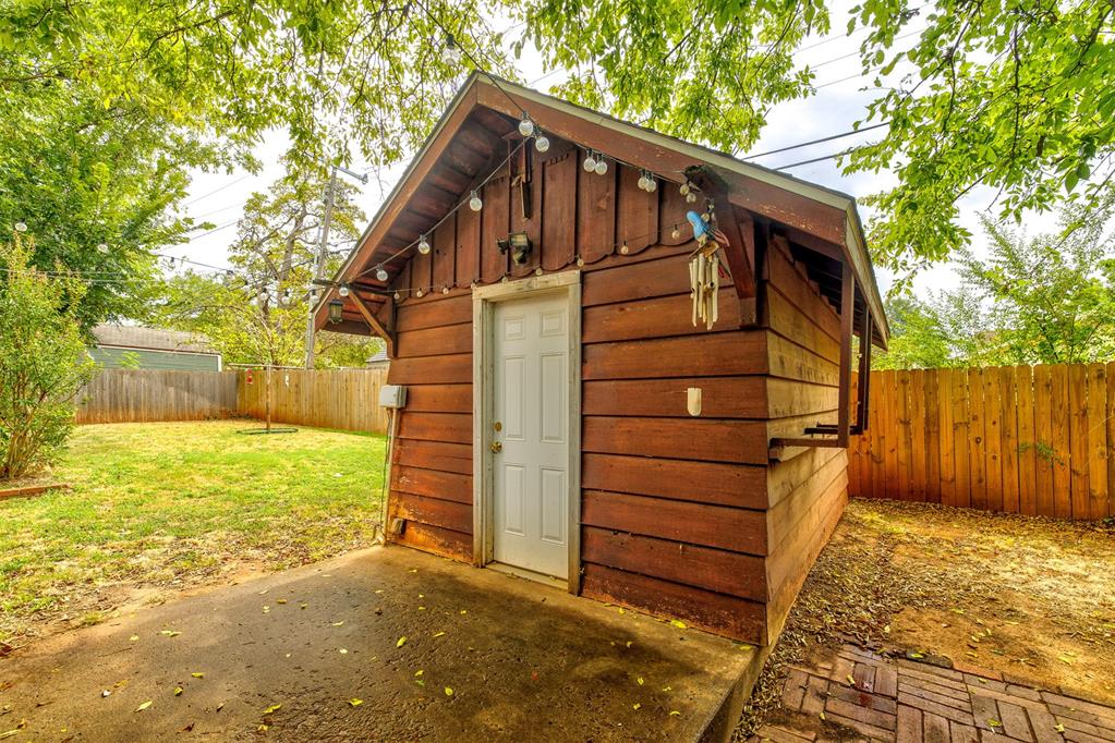 1608 Nw 42nd Place Property Photo 33