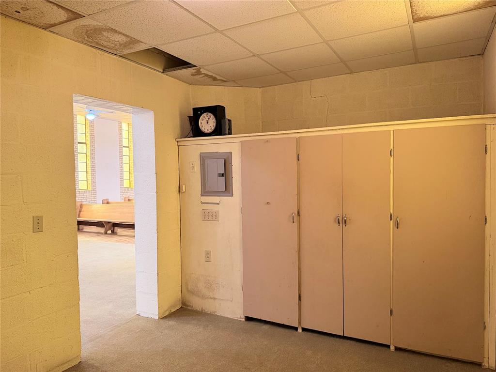 220 N Miller Avenue Property Photo 22
