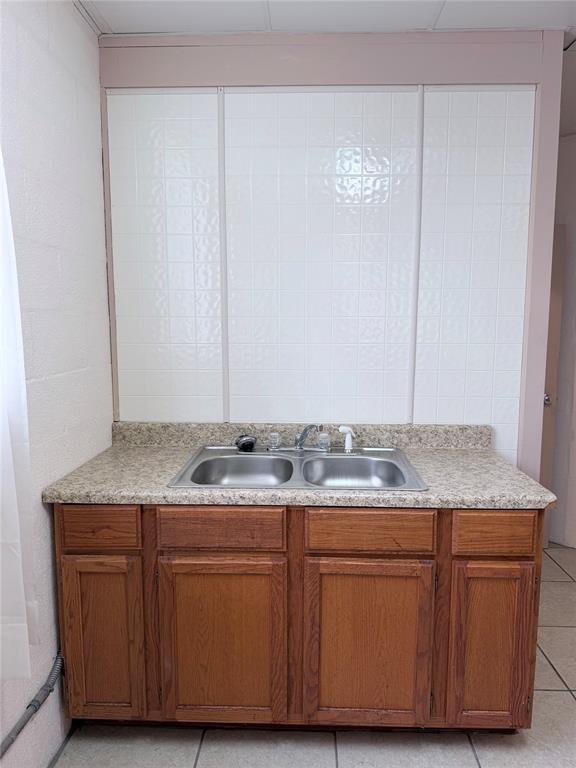 220 N Miller Avenue Property Photo 30
